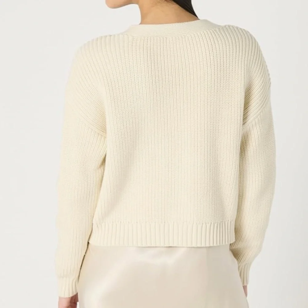 Elegant Cream Knit Cardigan - Picture 2 of 3